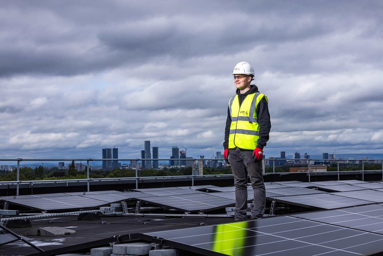 production d'énergie renouvelable à domicile : solutions écologiques pour générer de l'électricité propre chez soi, réduire vos factures et contribuer à la protection de l'environnement.