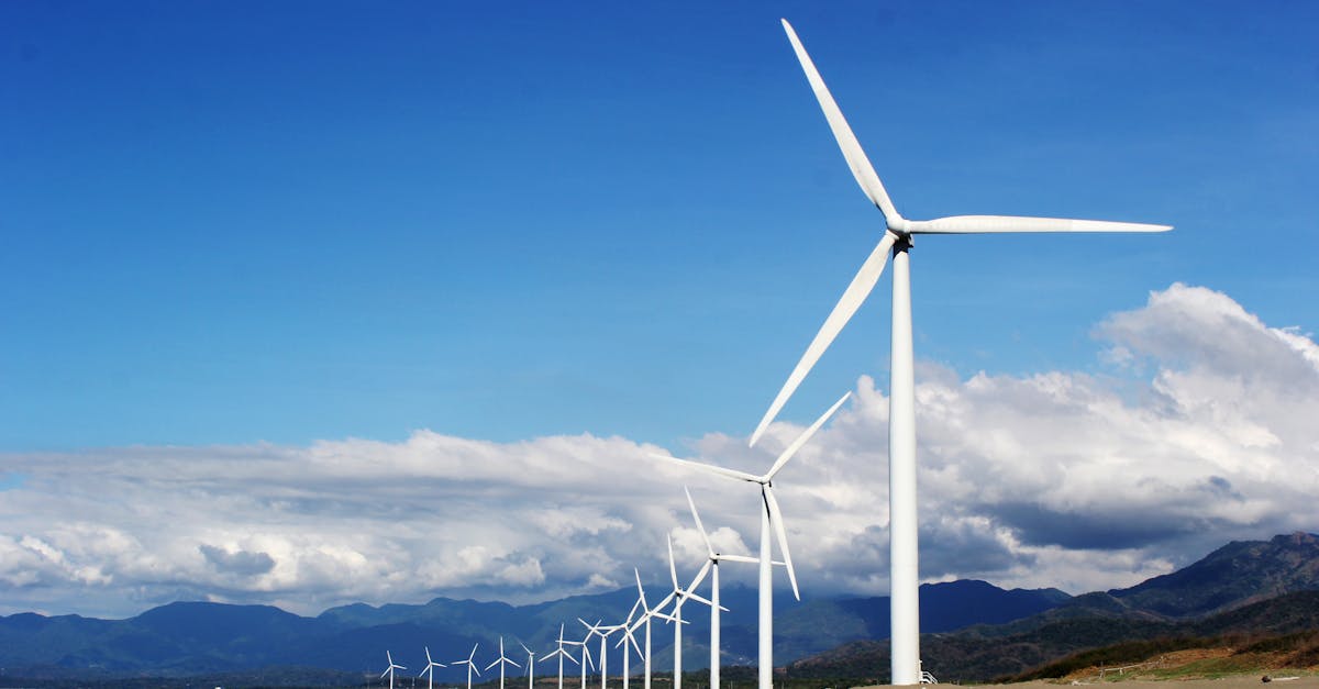 découvrez l'énergie éolienne, une source d'énergie renouvelable et durable qui utilise la puissance du vent pour produire de l'électricité. apprenez comment cette technologie contribue à la transition énergétique et à la protection de l'environnement.