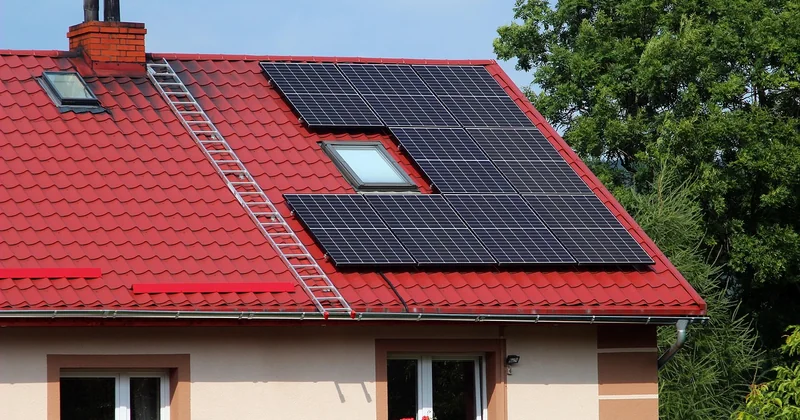 Le solaire de balcon : la solution réaliste pour la majorité des appartements
