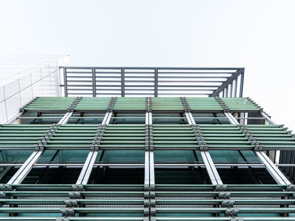 découvrez comment s'adapter aux défis climatiques actuels grâce à des stratégies innovantes et durables. explorez des solutions pratiques pour préparer votre communauté et protéger notre planète.