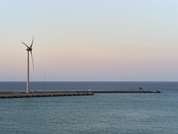 découvrez les enjeux et les stratégies des politiques énergétiques actuelles. analyse des différentes approches pour une transition énergétique durable et efficace.