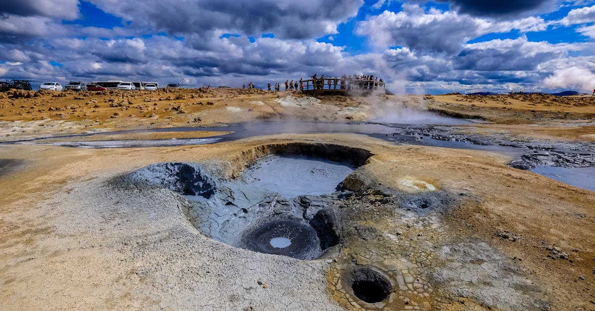 découvrez l'énergie géothermique, une source d'énergie renouvelable et durable qui utilise la chaleur de la terre pour produire de l'électricité et chauffer des bâtiments. explorez ses avantages, ses applications et son impact positif sur l'environnement.