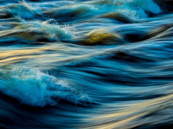 découvrez l'énergie marine, une source renouvelable aux potentialités énormes. explorez comment les vagues, les marées et le courant maritime contribuent à un avenir énergétique durable et respectueux de l'environnement.
