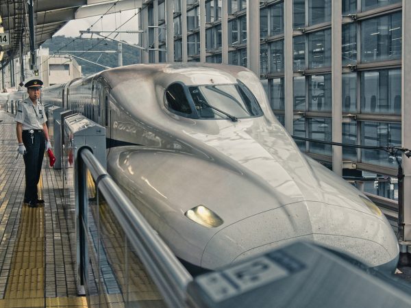 découvrez le monde du voyage en train : une expérience unique alliant confort, paysages enchanteurs et respect de l'environnement. explorez nos conseils, destinations et offres pour planifier votre prochaine aventure ferroviaire.