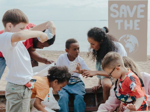 découvrez des initiatives communautaires innovantes qui favorisent le développement local, renforcent les liens sociaux et encouragent l'engagement citoyen. rejoignez-nous pour explorer des projets inspirants qui transforment nos quartiers!