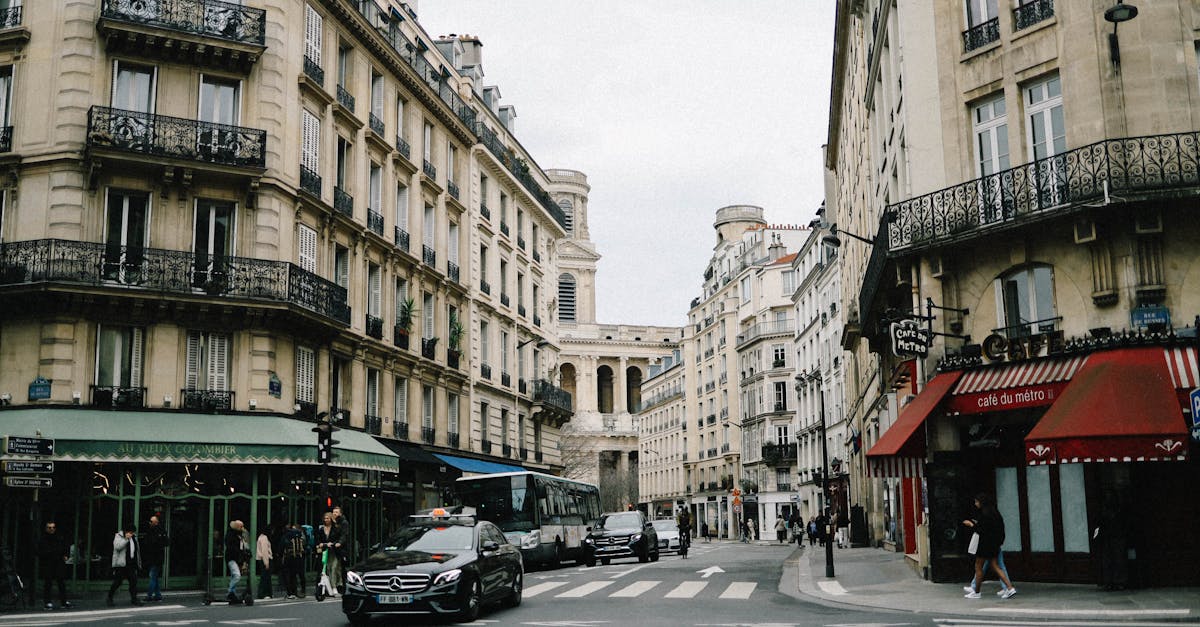 découvrez comment la transition culturelle influence nos sociétés contemporaines, en explorant les enjeux, défis et enrichissements qu'elle engendre. plongez dans un voyage captivant à travers les différentes facettes de l'évolution des cultures.