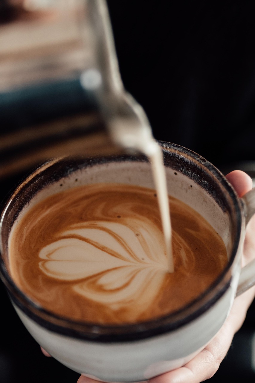 découvrez la production de lait carboneutre, une méthode innovante et durable qui réduit l'empreinte écologique de l'élevage. adoptez des pratiques respectueuses de l'environnement tout en savourant un lait de qualité, éthique et responsable. ensemble, contribuons à un avenir plus vert !