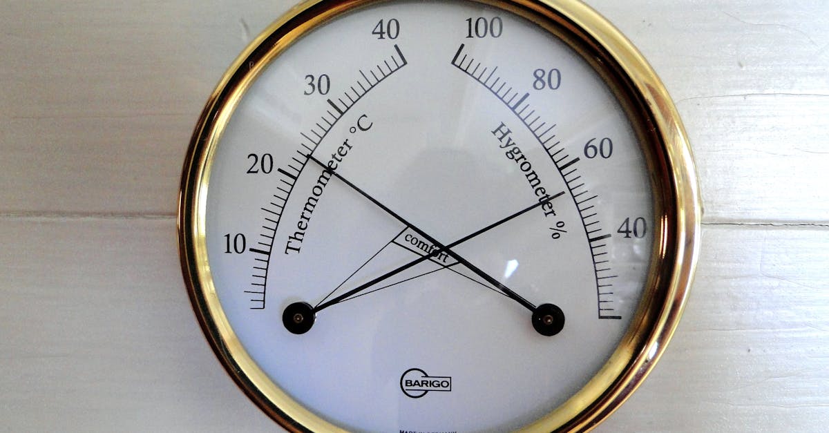 découvrez les instruments de politique climatique essentiels pour lutter contre le changement climatique. comprenez comment ces outils, tels que les taxes sur le carbone, les systèmes de plafonnement et d'échange, et les réglementations, peuvent aider à réduire les émissions de gaz à effet de serre et promouvoir un avenir durable.