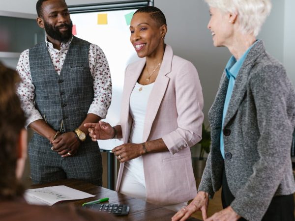 découvrez comment les partenariats public-privé transforment l'économie moderne en favorisant l'innovation, l'efficacité et le développement durable. explorez les avantages et les défis de ces collaborations stratégiques entre le secteur public et le secteur privé.