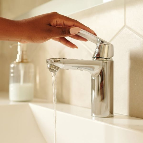 découvrez l'efficacité de l'eau, un concept essentiel pour la gestion durable des ressources hydriques. apprenez des stratégies et des astuces pour optimiser l'utilisation de l'eau, réduire le gaspillage et préserver l'environnement tout en améliorant votre impact écologique.