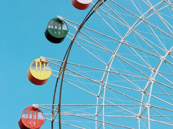 découvrez les principes de l'économie circulaire, un modèle durable qui vise à réduire le gaspillage en réutilisant, recyclant et valorisant les ressources pour préserver l'environnement et favoriser une croissance responsable.