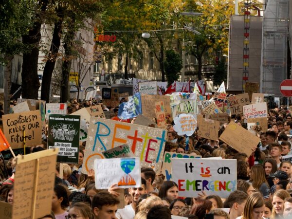 découvrez les actions essentielles pour lutter contre le changement climatique : conseils, initiatives, et solutions innovantes pour réduire votre impact environnemental et préserver la planète.